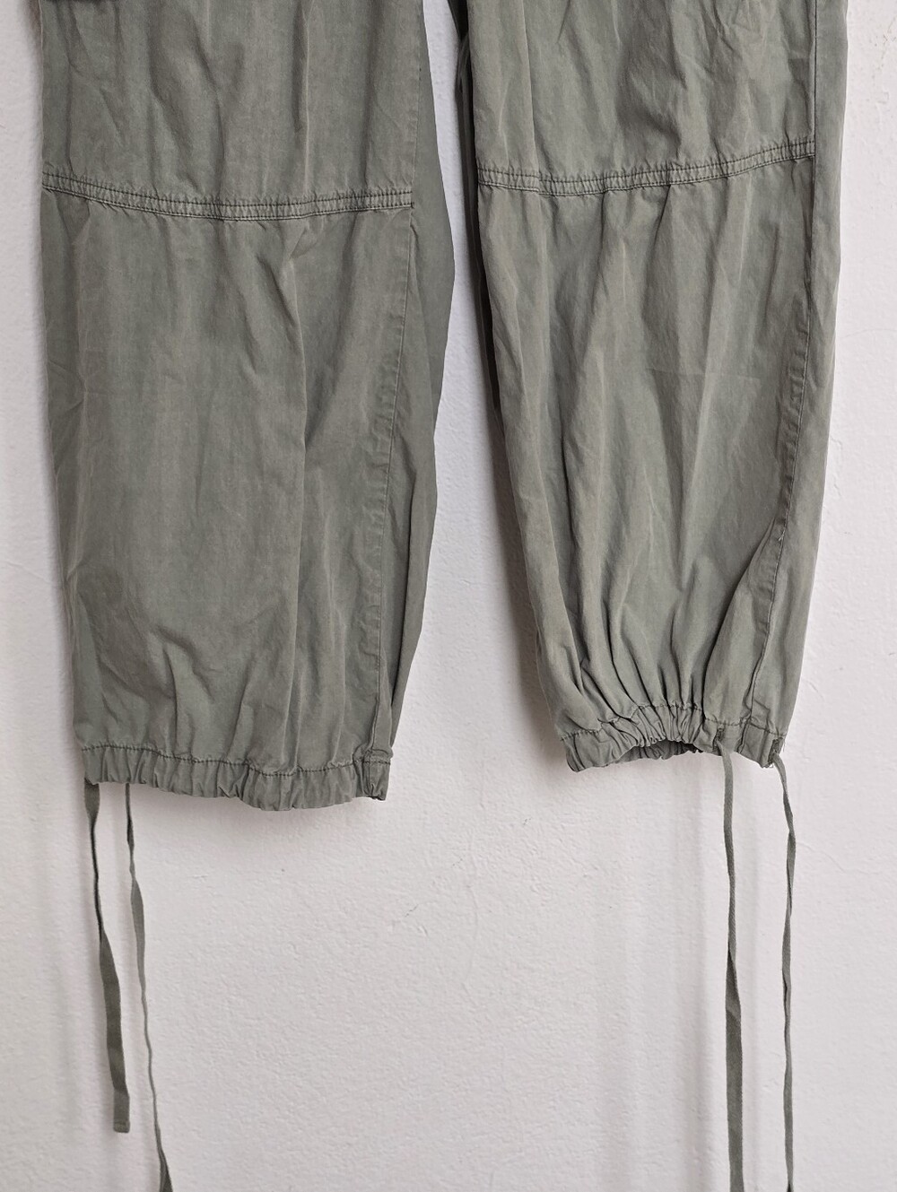 Pilcro Anthropologie Sage Green Cargo Utility Pants Women's Size 28 - Picture 7 of 17